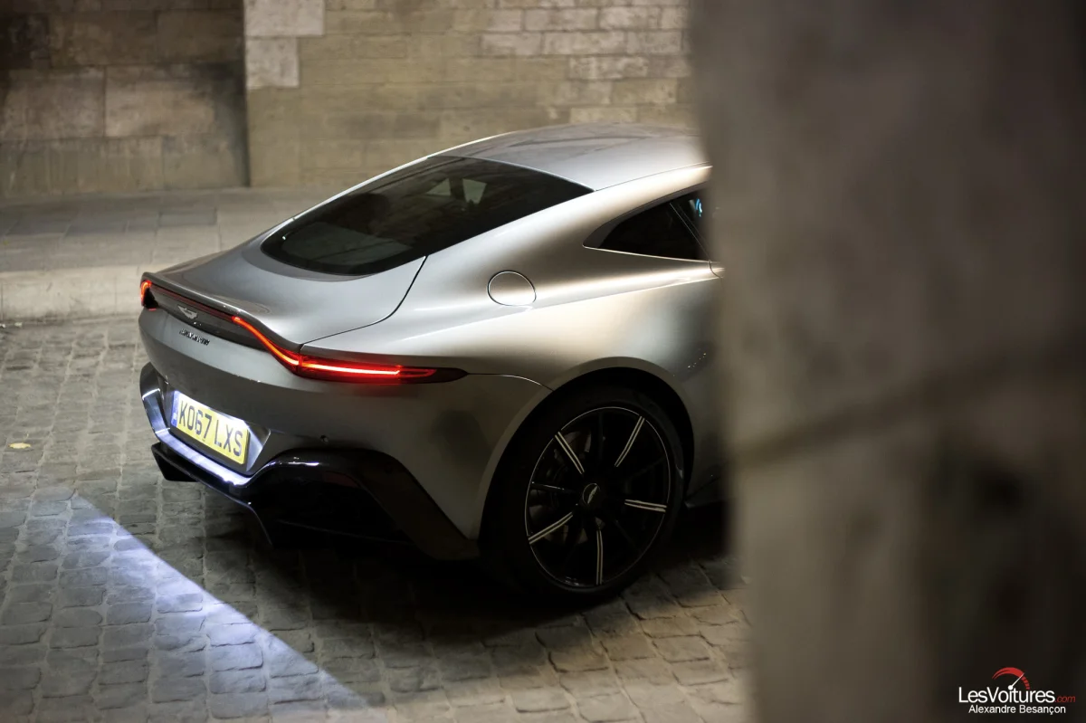 Paris : un commando vole plus de 20 supercars dans une conciergerie ultra‑sécurisée en quelques minutes