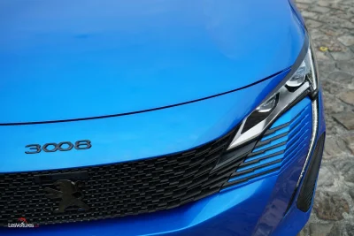 Peugeot 3008 : quand son pare-chocs fait triste mine
