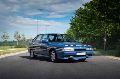 Renault 21 2.0 Turbo : une youngtimer ex-Gendarmerie nationale à vendre