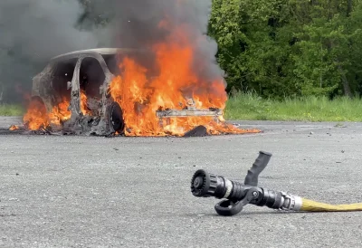 Canicule : avec les voitures électriques, doit‑on craindre l’explosion ?