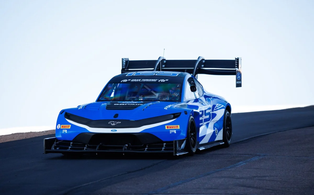 Pikes Peak : Romain Dumas vainqueur au volant de la Ford Super Mustang Mach‑E (vidéo)