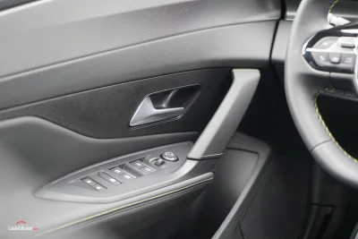 Peugeot et DS Automobiles : rappel explosif, vos portes peuvent se verrouiller en pleine canicule