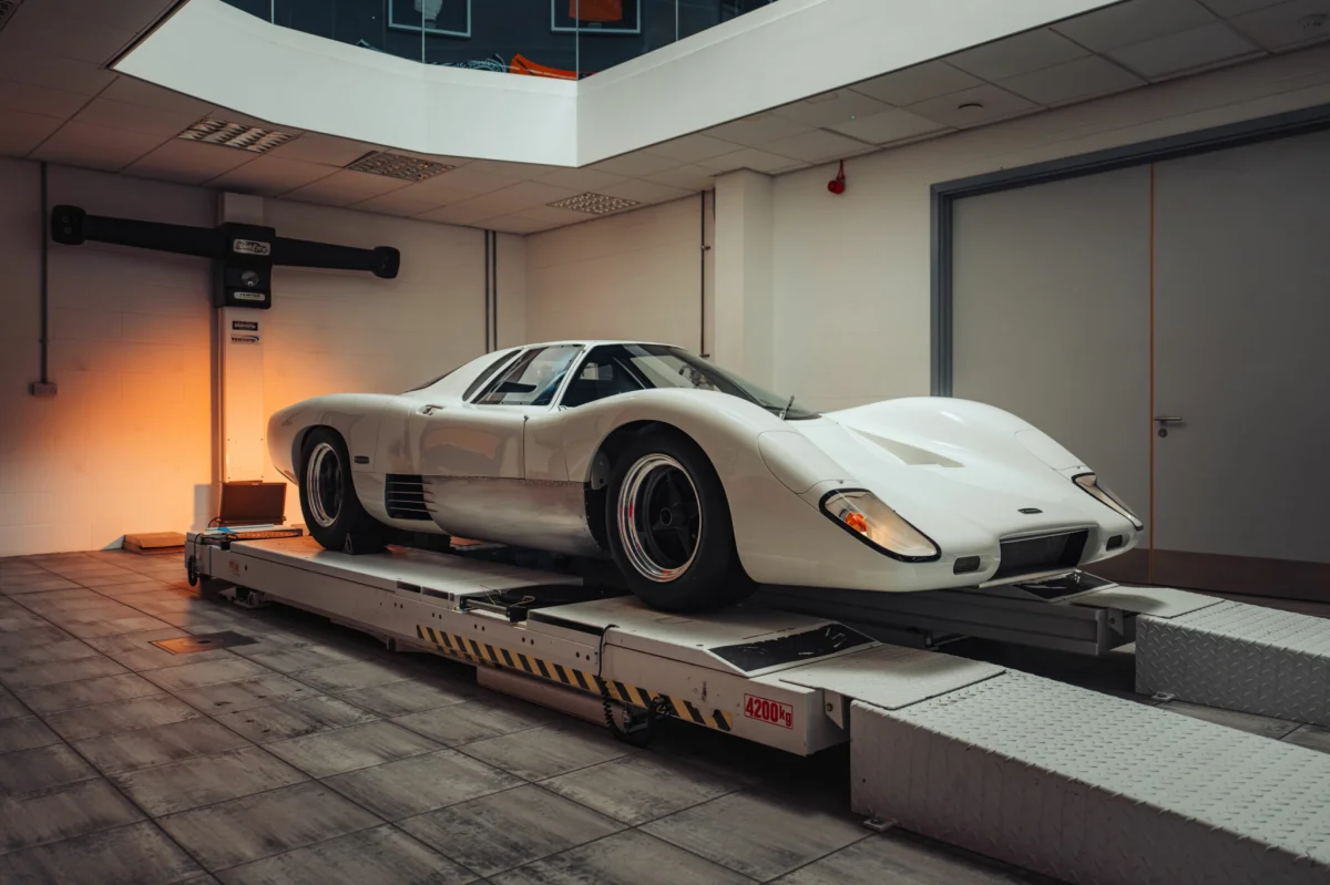 McLaren M6GT : le chef‑d’œuvre oublié de Bruce McLaren de retour