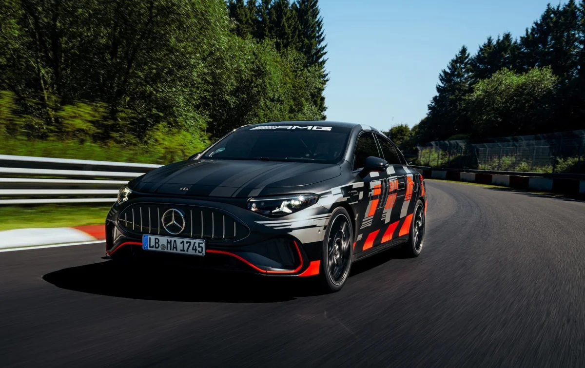 Mercedes-AMG CLA 45 : chrono record de 7’32″070 sur le Nürburgring (vidéo)
