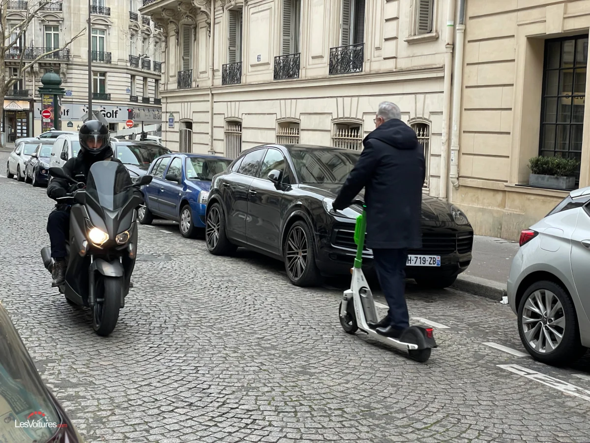 Trottinettes électriques : la Préfecture de police impose le casque après 79 morts, mieux vaut tard que jamais