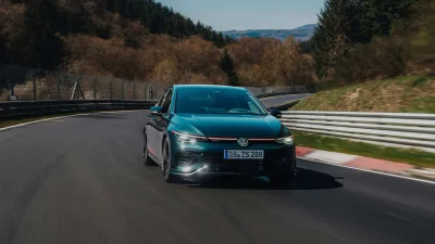 Volkswagen Golf GTI Edition 50 : une traction avant record sur la Nordschleife