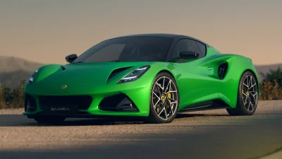 La Lotus Emira sera bientôt plus puissante et plus légère