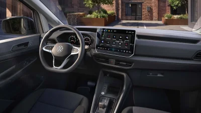 VW Caddy restylé (2026) : premier aperçu du nouveau cockpit