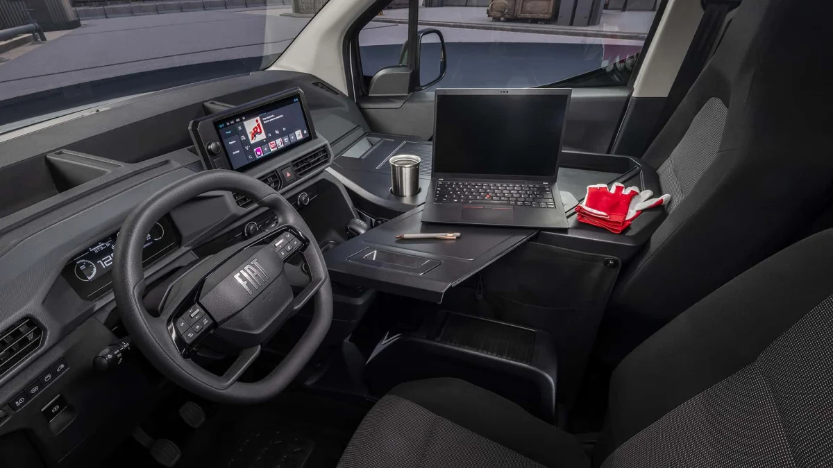 Stellantis Pro One Smart Compact Van : le fourgon devient bureau