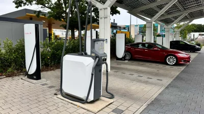 Tesla installe un aspirateur dans une station Supercharger