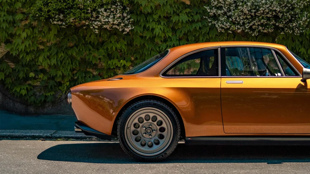 La voiture de sport V6 née... d'une cravate