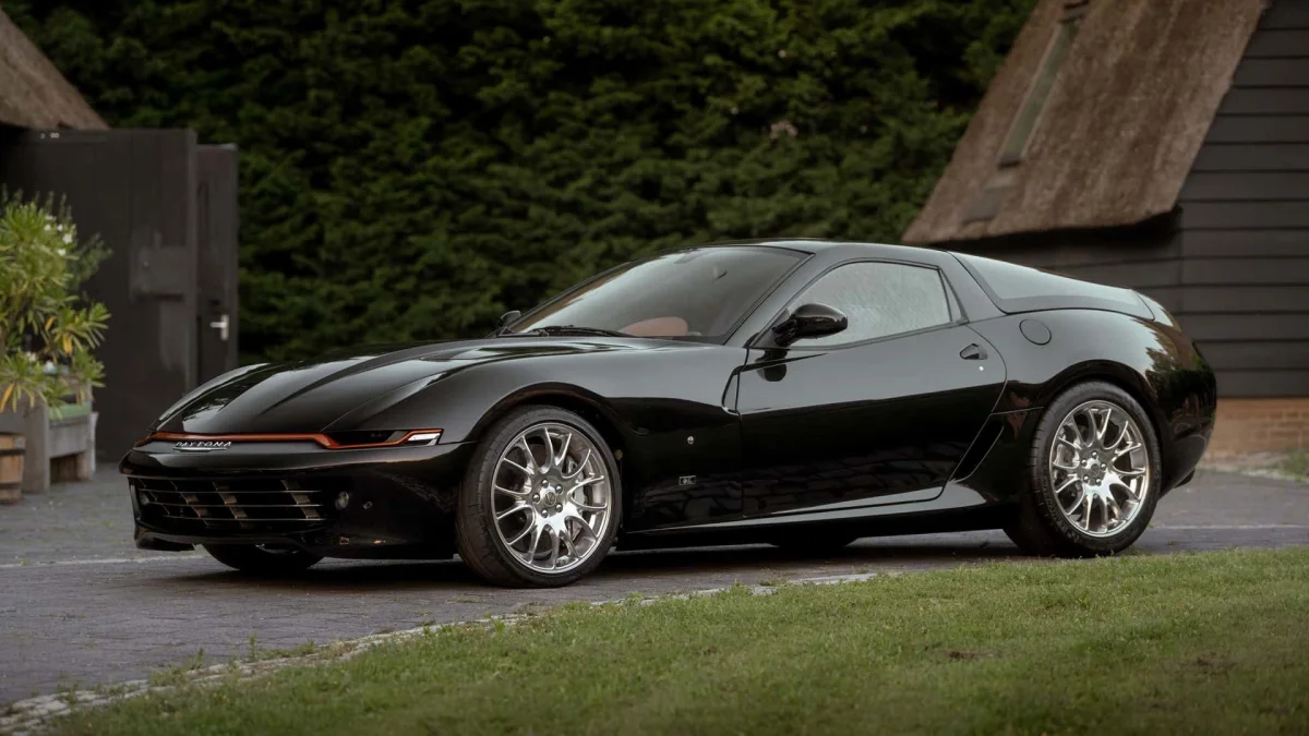 Ce shooting brake à moteur V12 Ferrari est un chef-d’œuvre de verre
