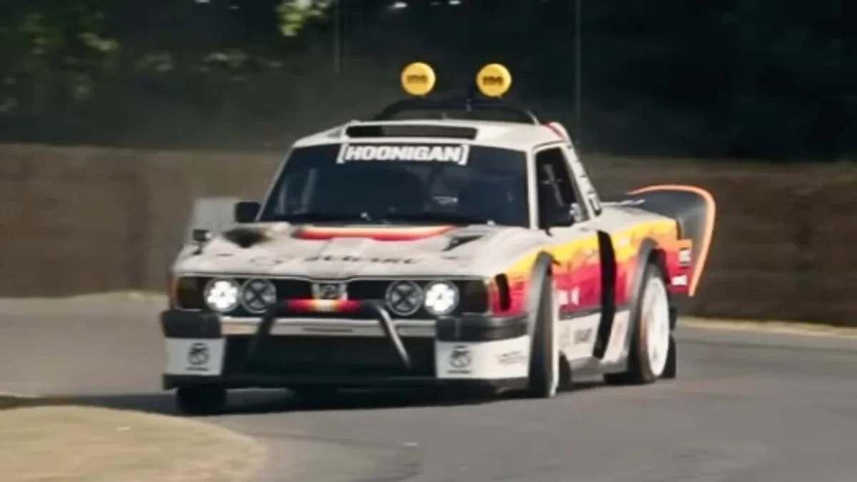 Travis Pastrana sur le circuit de Goodwood au volant d'une Subaru de 670 chevaux 