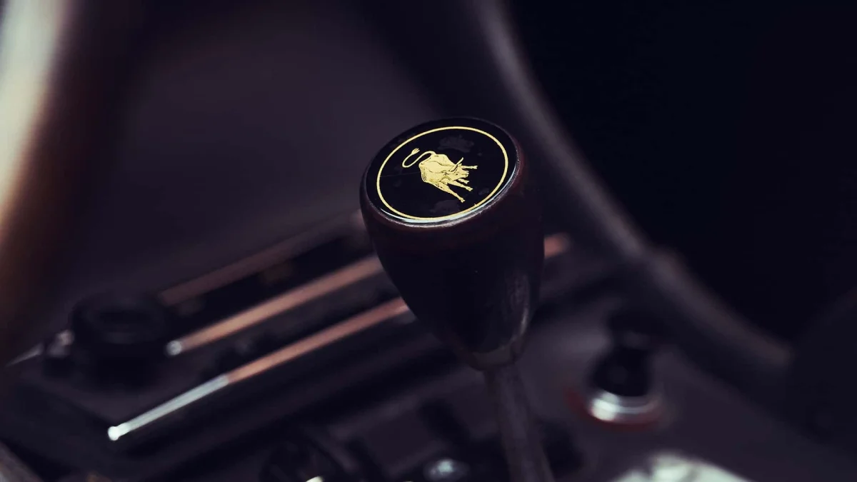 Lamborghini ne suivra pas Ferrari avec les boîtes de vitesses manuelles simulées