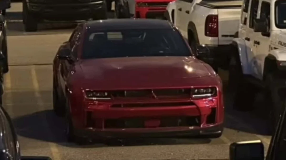 S'agit-il de la nouvelle Dodge Charger SRT ?