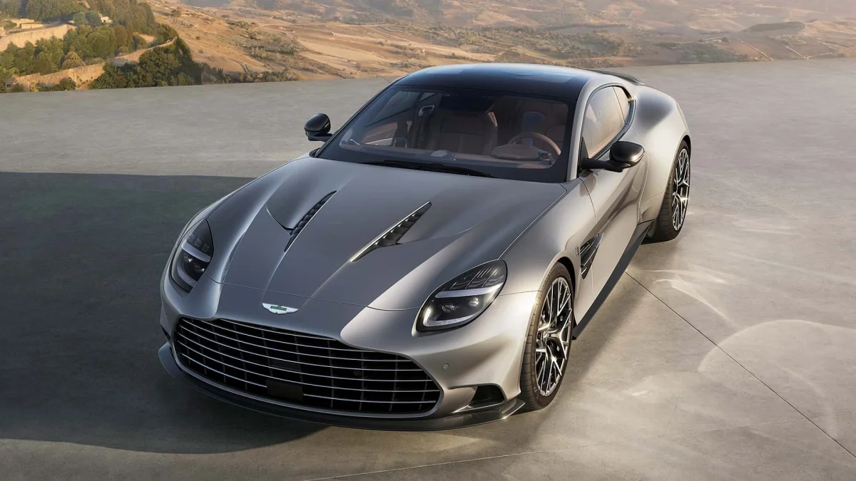Un quart de siècle de puissance V12 : Aston Martin Vanquish 25
