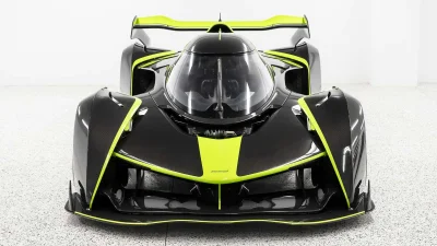 Cette supercar est réservée à la piste et vaut plus de deux millions d'euros