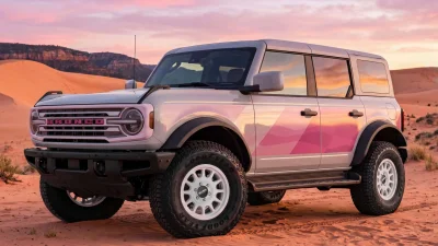 Ce nouveau pack esthétique pour le Ford Bronco fait la part belle au magenta