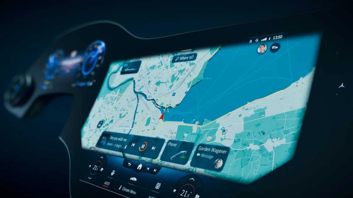 Mercedes admet être allée « trop loin » en supprimant les boutons, mais les écrans restent
