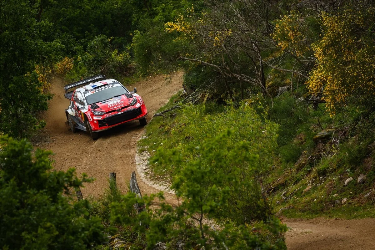 Ogier trahi par une crevaison, Neuville en tête au Rallye du Portugal !