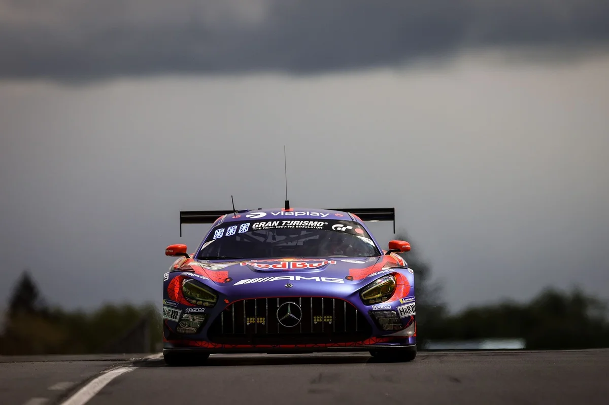 24H du Nürburgring : Verstappen découvre la nuit sous la pluie