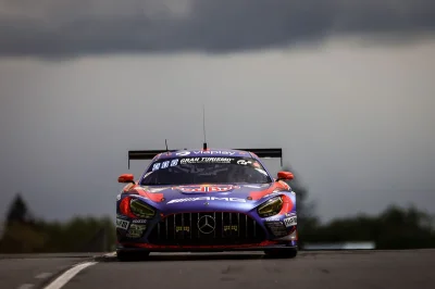 24H du Nürburgring : Verstappen découvre la nuit sous la pluie