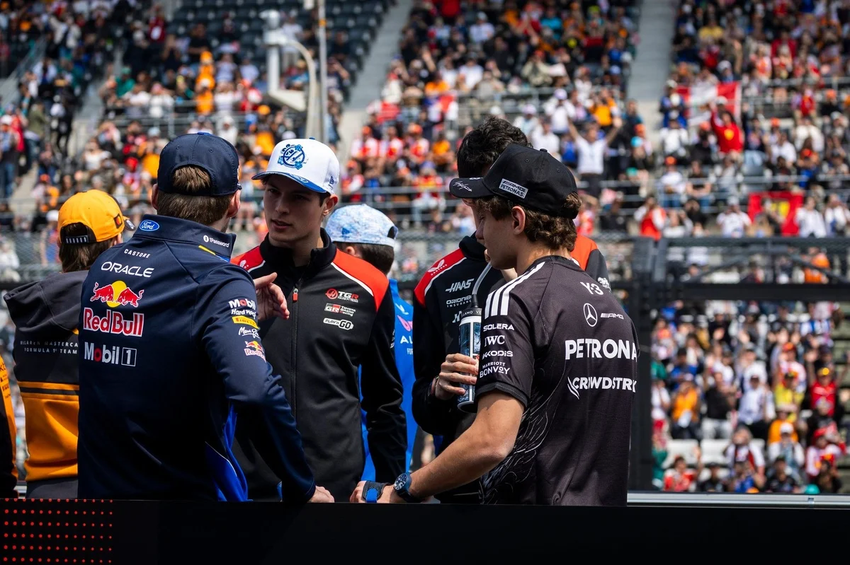 Les pilotes de F1 fascinés par l'aventure de Verstappen au Nürburgring