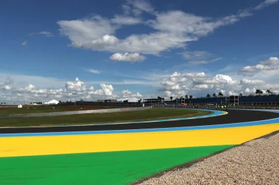 L'asphalte de Goiânia doit encore être réparé