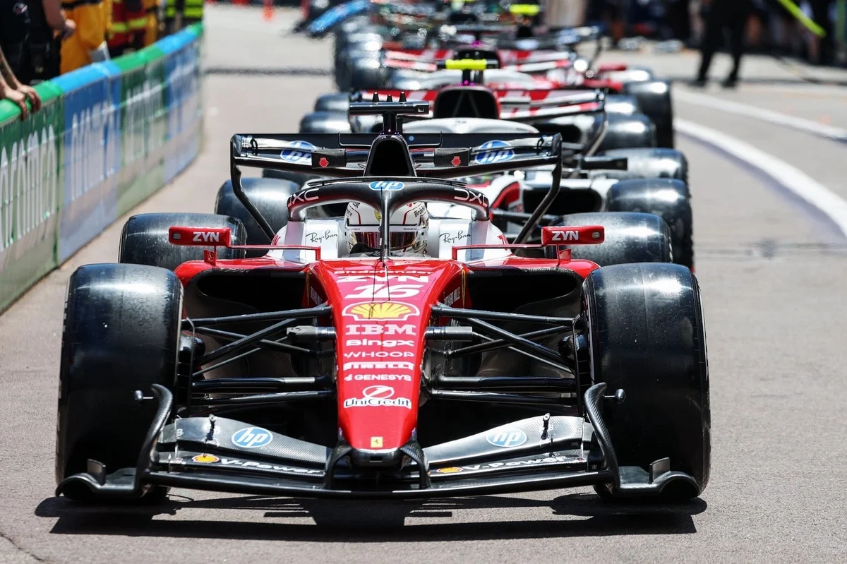 Russell : "Ferrari est clairement l'équipe à battre"