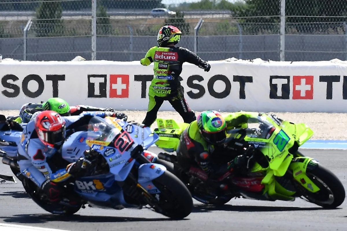 Di Giannantonio en colère : "C'est dingue que je doive prier avant la course"