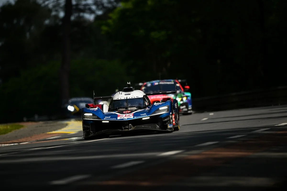 Alpine dans sa bulle au Mans : "Si tu tiens compte des autres, tu te perds"