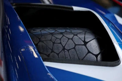 C'est quoi ces dessins sur les pneus des Hypercars aux 24 Heures du Mans ?