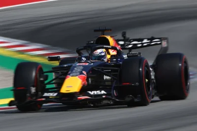 Verstappen surpris par un écart réduit de moitié entre Mercedes et Red Bull