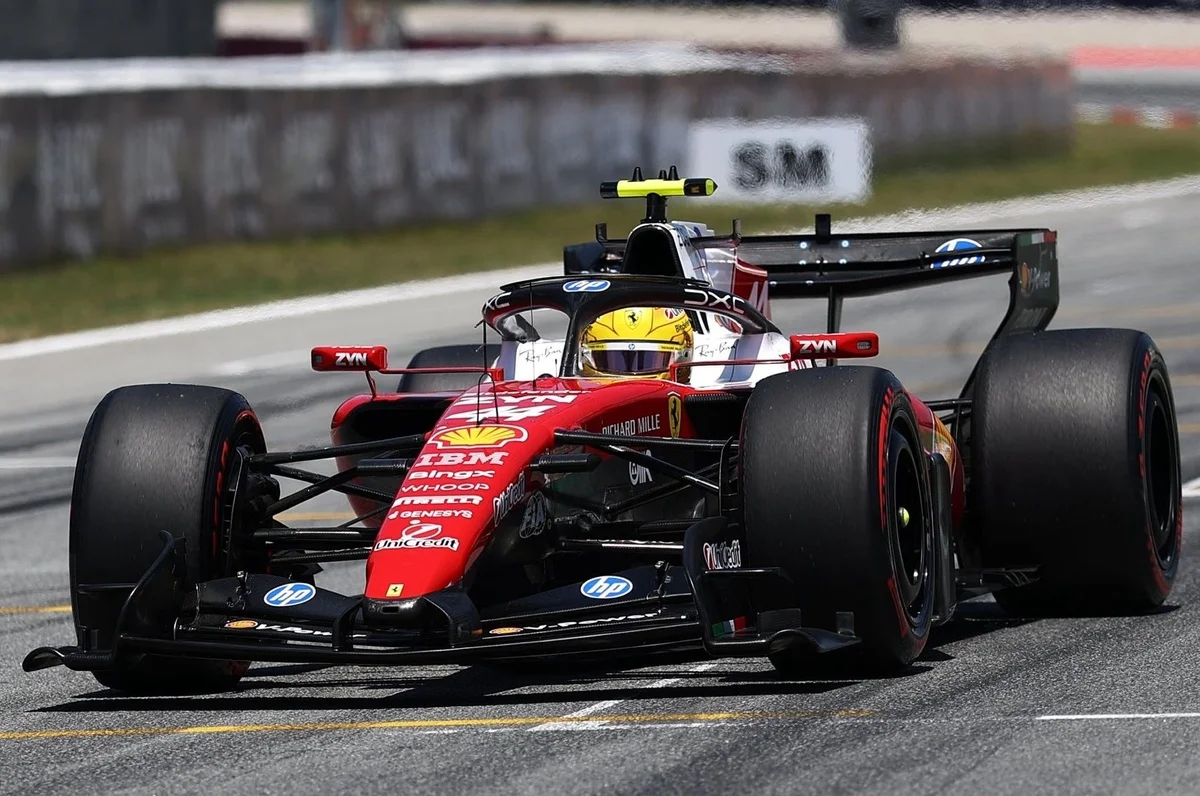 Hamilton terrasse Mercedes pour sa première victoire avec Ferrari, abandon pour Antonelli !