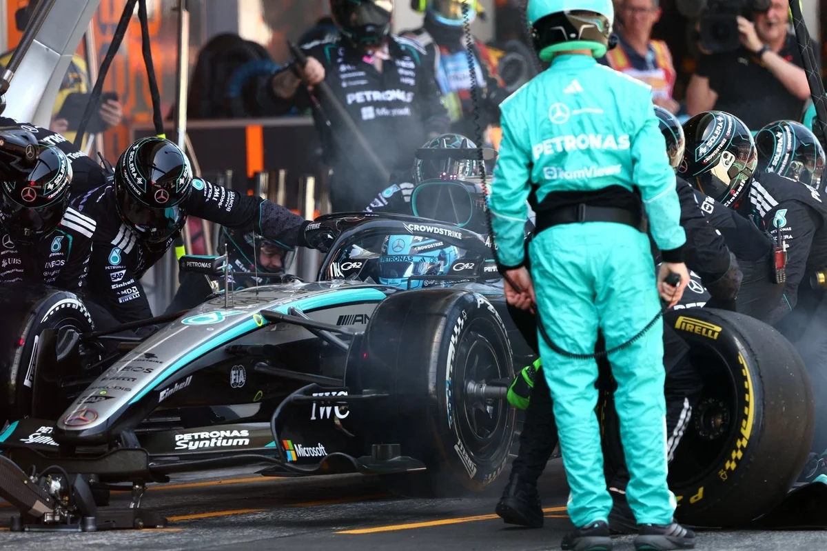 Comment une erreur de Mercedes au stand a handicapé Russell à Barcelone