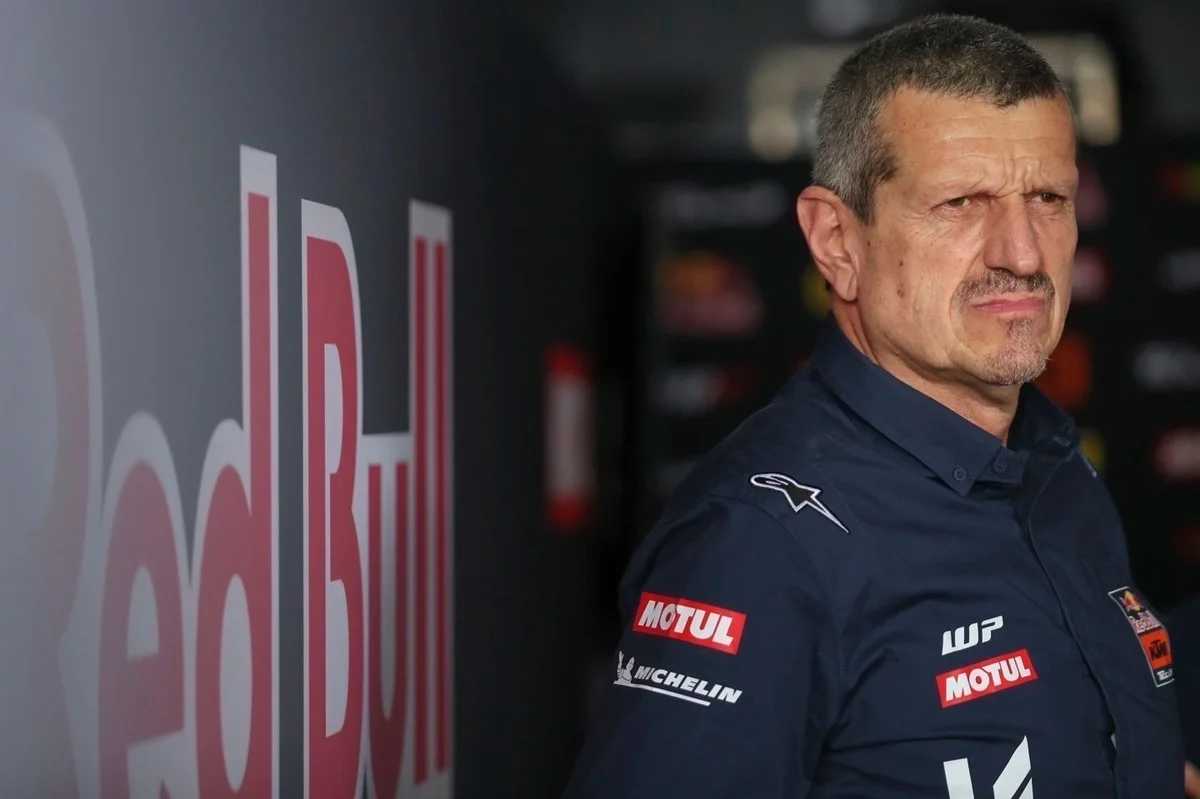 Steiner fermement opposé au passage à une seule moto : "Je ne comprends pas"