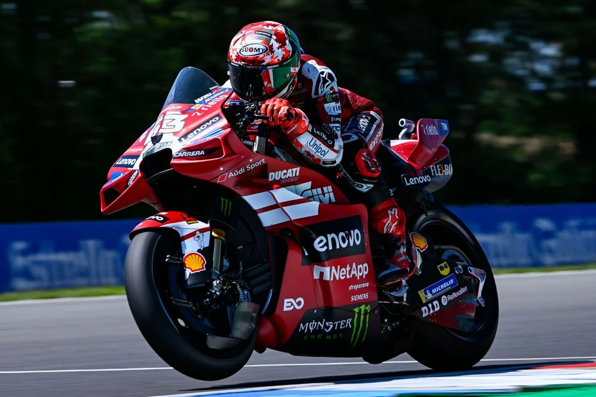Premier succès 2026 pour Bagnaia, Bezzecchi à la faute
