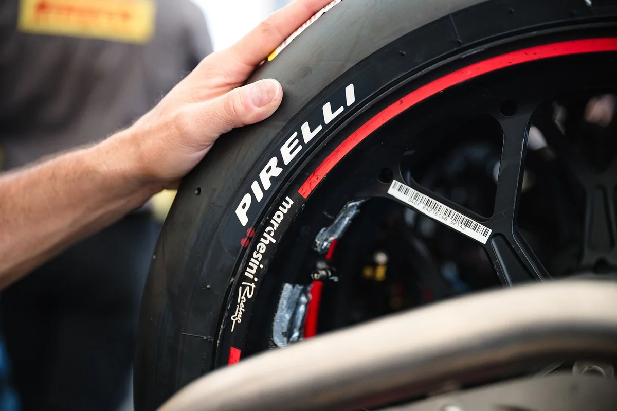 Le pneu Pirelli a un fonctionnement "complètement inverse" du Michelin