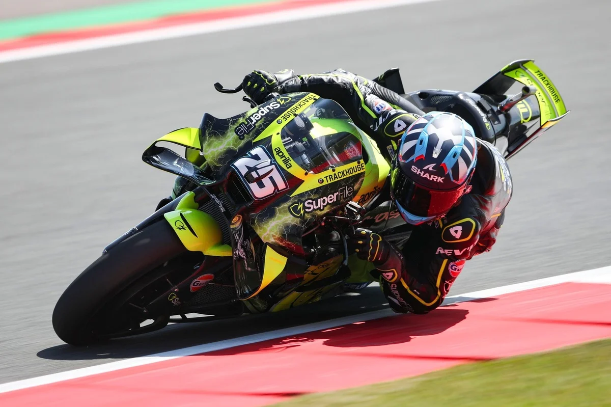 Fernández mène le premier doublé Trackhouse, les Aprilia officielles déçoivent
