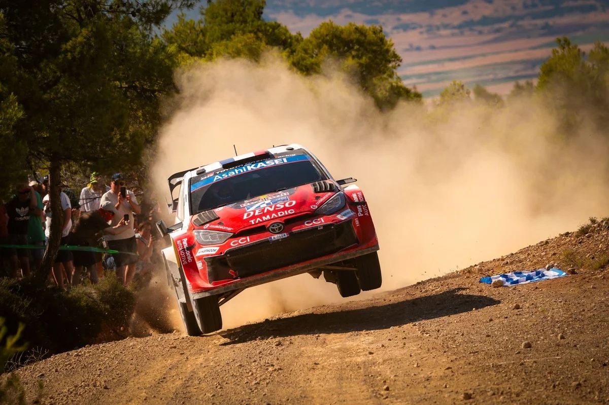 Ogier triomphe d'un Neuville pas béni des pneus au Rallye de l'Acropole