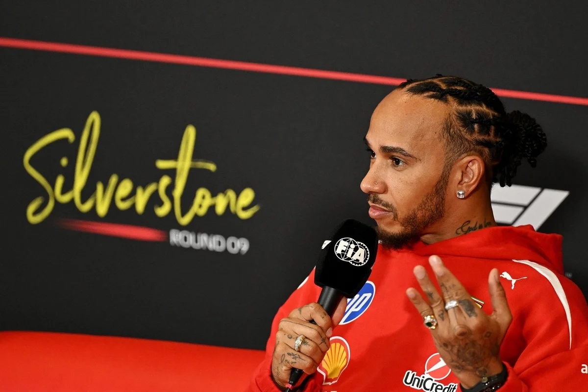 Hamilton craint un "déficit deux fois plus important" pour Ferrari à Silverstone