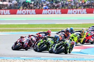 Huit pilotes en 63 points : le championnat se resserre avant la mi-saison