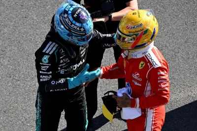Russell "très surpris" par le rythme "pas tout à fait logique" de Ferrari