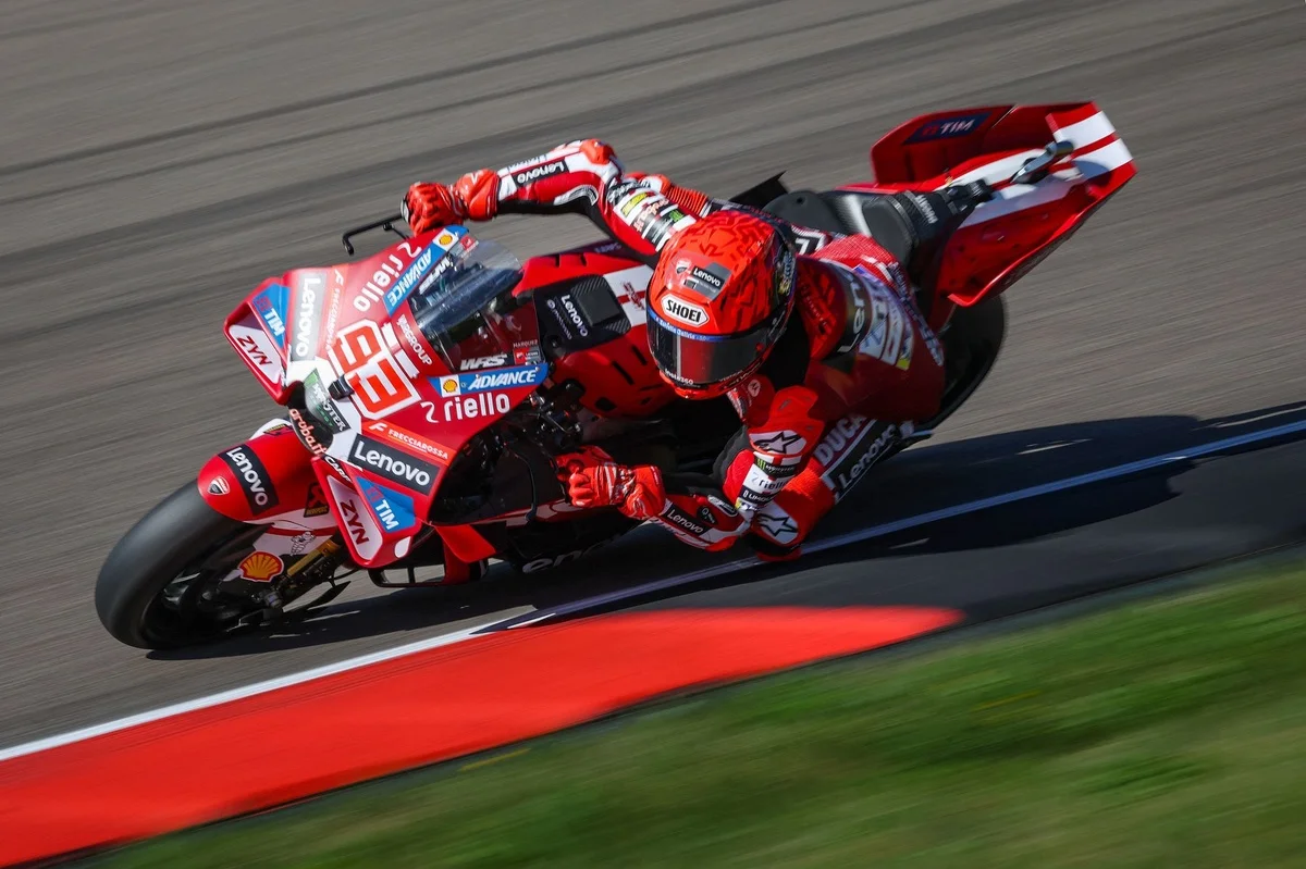 Marc Márquez leader du cortège au terme d'un sprint très calme
