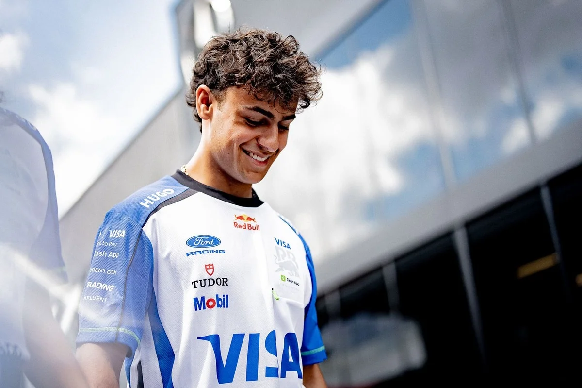 Lindblad ne ressent pas (encore) la pression du giron Red Bull