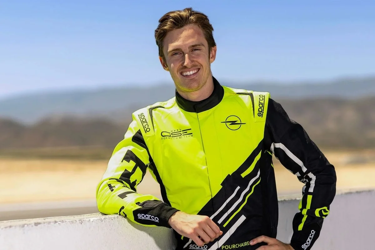 Théo Pourchaire avec Opel en Formule E