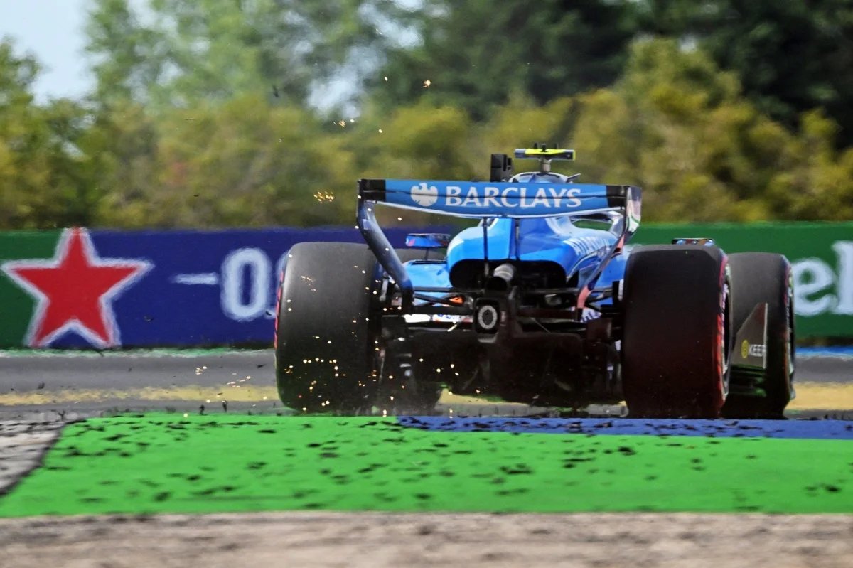 Drapeaux bleus en Hongrie : Williams donne sa version des faits