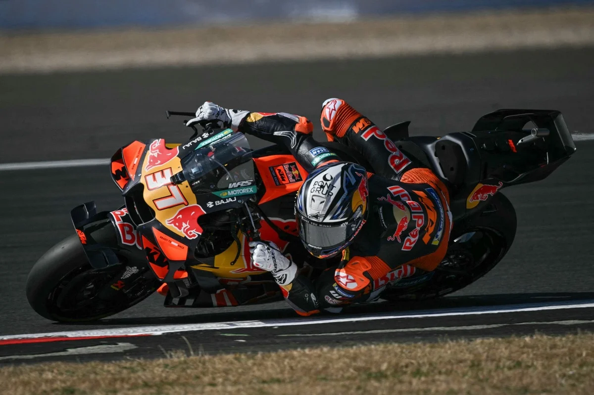 Chute dure à comprendre et KTM limitée : le vendredi galère d'Acosta