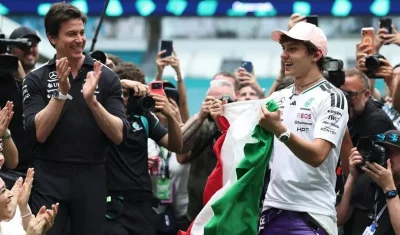 F1 : Toto Wolff prévient Antonelli, Russell n’a pas abandonné le combat pour le titre