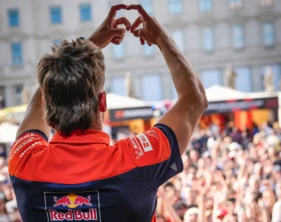 MotoGP, le PDG de Liberty Media livre sa feuille de route : accessibilité, expérience immersive, marchés internationaux, infrastructures premium et proximité urbaine